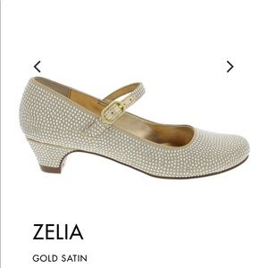 Nina Zelia Gold Satin dress shoe youth size 5